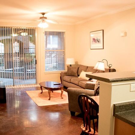 Downtown Dallas Beautiful Poolside Apartment Εξωτερικό φωτογραφία