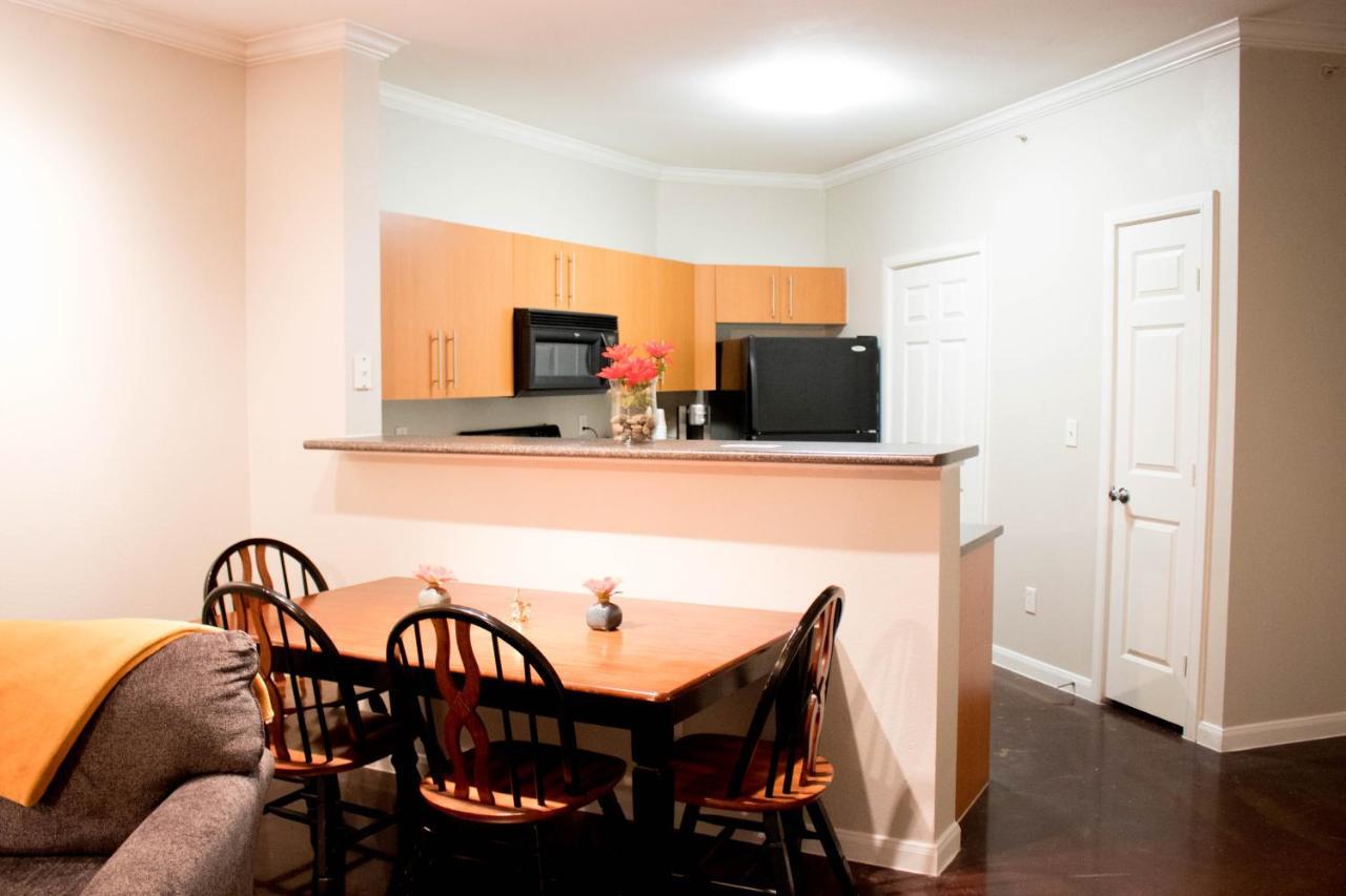 Downtown Dallas Beautiful Poolside Apartment Εξωτερικό φωτογραφία
