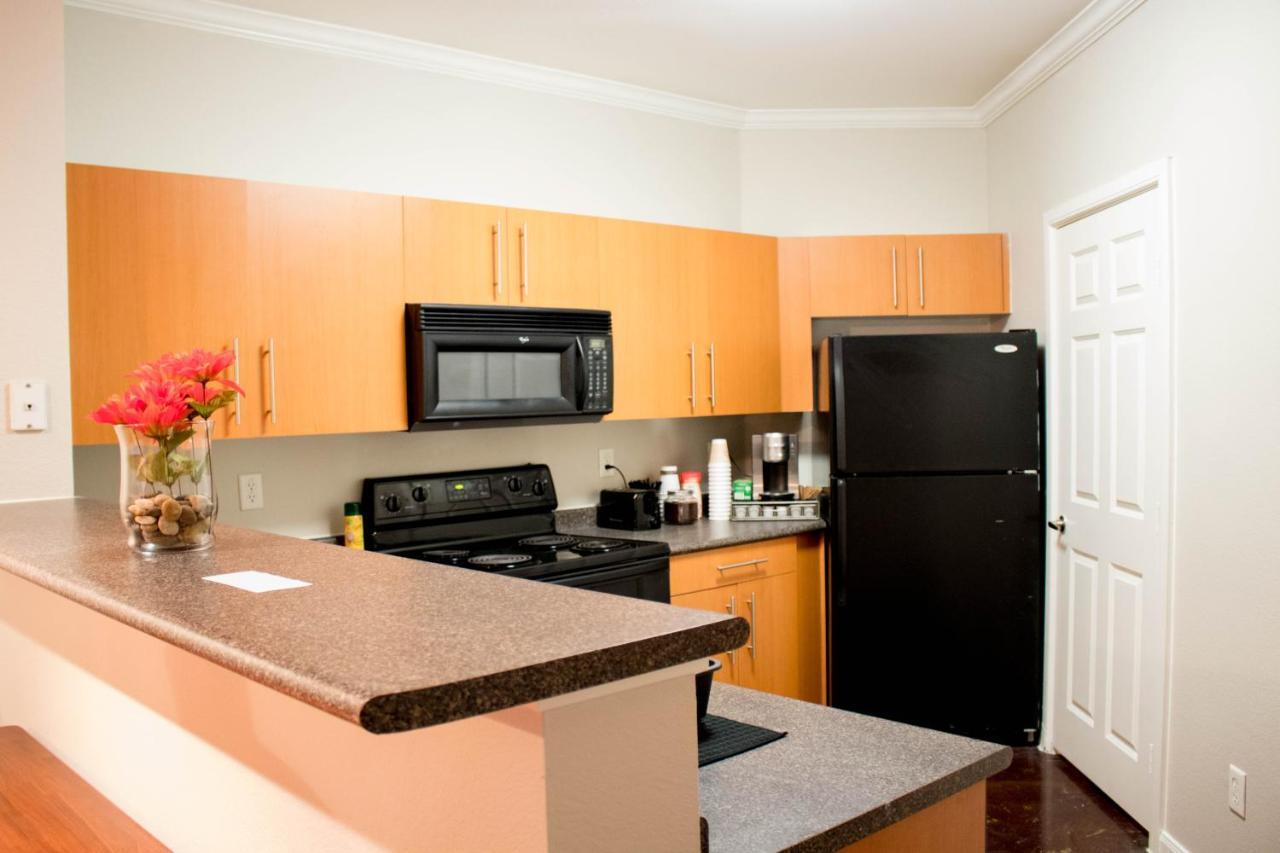 Downtown Dallas Beautiful Poolside Apartment Εξωτερικό φωτογραφία